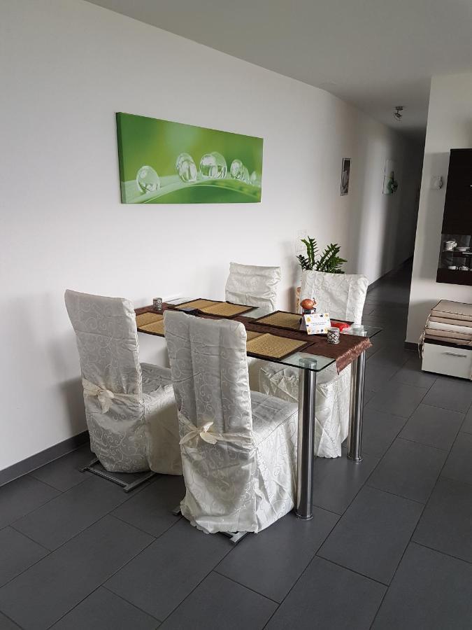 Apartment Brissago: 3.5 Zi-wohnung An Extrem Ruhiger Lage Mit Fantastischem Ausblick *