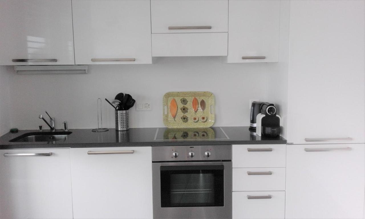 Brissago: 3.5 Zi-wohnung An Extrem Ruhiger Lage Mit Fantastischem Ausblick Apartment